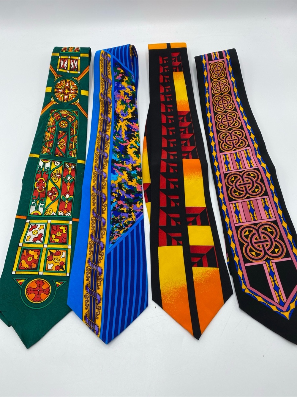 Rush Limbaugh 100% Silk Necktie No Boundaries Collection Gold Chain Multicolor 4